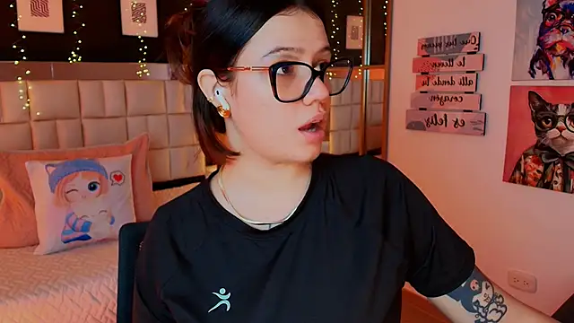 Snapshot of hanna_kimura chatting on January 14, 1:59 pm hanna kimura online show from January 14, 1:59 pm