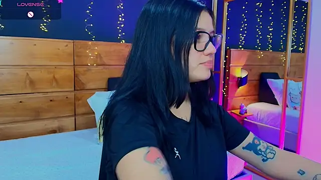 Snapshot of hanna_kimura chatting on February 22, 7:48 pm hanna kimura online show from February 22, 7:48 pm