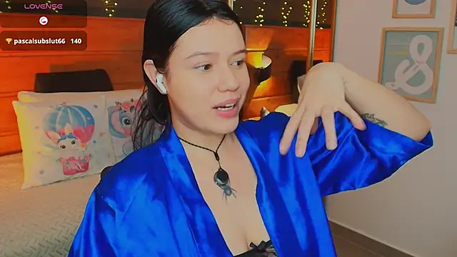 Snapshot of hanna_kimura chatting on February 7, 10:40 pm hanna kimura online show from February 7, 10:40 pm