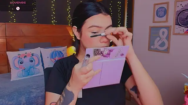 Snapshot of hanna_kimura chatting on February 9, 8:18 pm hanna kimura online show from February 9, 8:18 pm