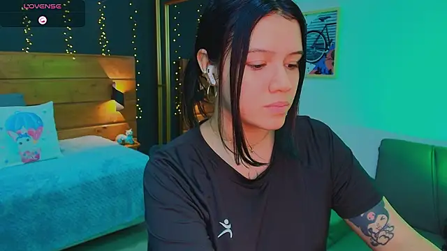 Snapshot of hanna_kimura chatting on February 12, 7:24 pm hanna kimura online show from February 12, 7:24 pm