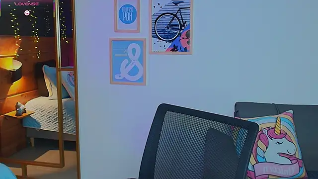 Snapshot of hanna_kimura chatting on January 6, 7:40 pm hanna kimura online show from January 6, 7:40 pm