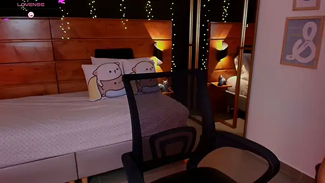 Snapshot of hanna_kimura chatting on February 20, 8:33 pm hanna kimura online show from February 20, 8:33 pm