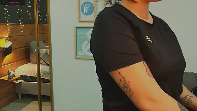 Snapshot of hanna_kimura chatting on January 13, 7:51 pm hanna kimura online show from January 13, 7:51 pm