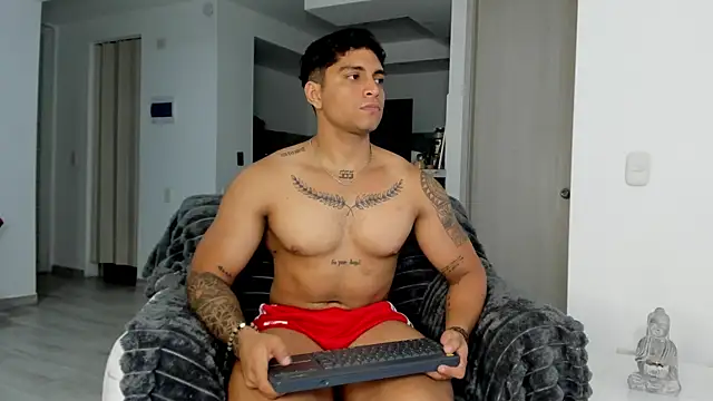 Nicolasmontoya16 online show from December 4, 5:17 am