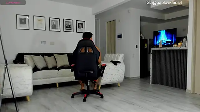 Nicolasmontoya16 online show from November 18, 3:54 am