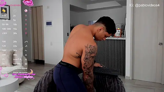 Nicolasmontoya16 online show from December 22, 10:21 pm