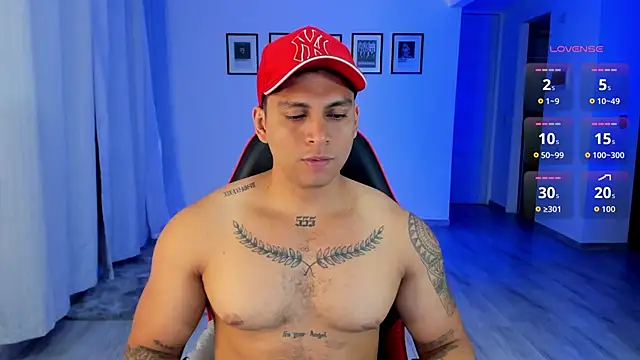 Nicolasmontoya16 online show from November 4, 3:54 am