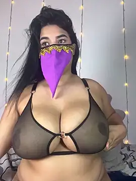 yasmin rahal online show from September 12, 8:30 pm