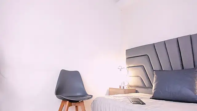 Maia 520 online show from November 18, 6:55 pm