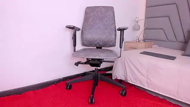 Maia 520 online show from April 8, 5:58 pm