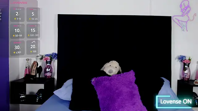 Scarlet Ray  online show from January 8, 12:55 pm