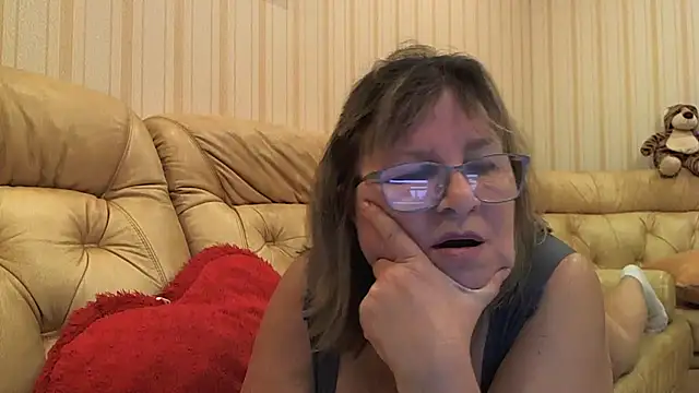 Simply woman online show from April 8, 7:48 pm