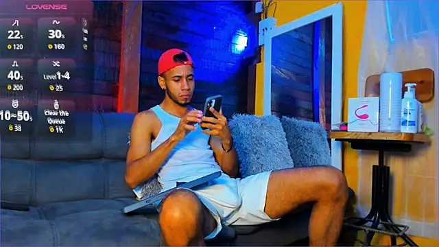 Snapshot of Alex_bigcock11_ chatting on September 25, 11:49 am Alex bigcock11  online show from September 25, 11:49 am