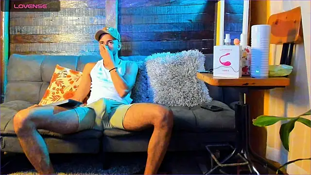 Snapshot of Alex_bigcock11_ chatting on September 21, 6:24 pm Alex bigcock11  online show from September 21, 6:24 pm