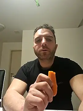 spaccaa online show from March 14, 11:00 pm