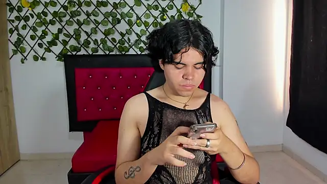 Snapshot of Lady_Evelynn chatting on October 22, 7:46 pm Lady Evelynn online show from October 22, 7:46 pm