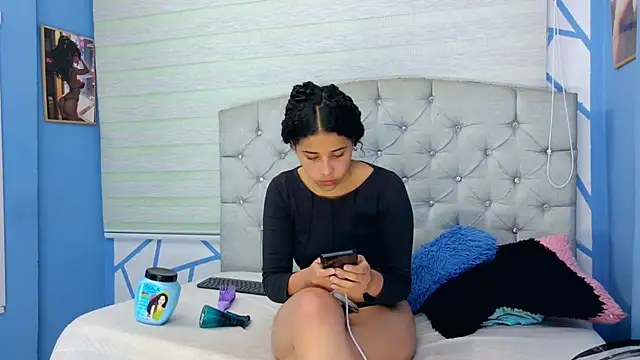 Emily J18 online show from September 29, 1:17 pm
