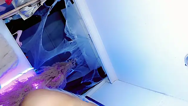 ravenous charmer online show from November 2, 8:30 am