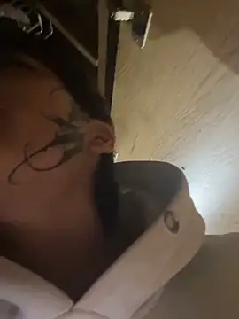 DayanaDG online show from March 8, 2:04 am