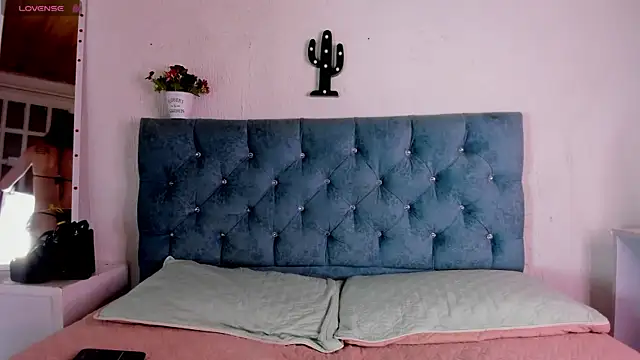 Tommy Lovee online show from December 18, 11:41 pm