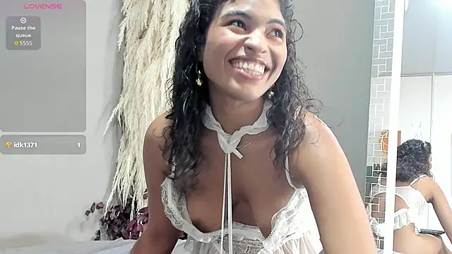 sienna glow online show from December 20, 2:20 pm