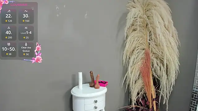 sienna glow online show from April 16, 1:45 pm