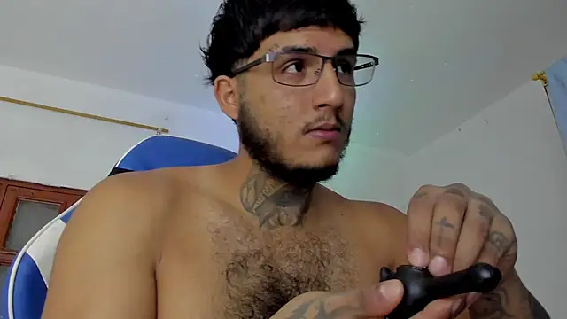 Snapshot of Lord_Luciferhot_Dirty666 chatting on November 15, 11:42 pm Lord Luciferhot Dirty666 online show from November 15, 11:42 pm