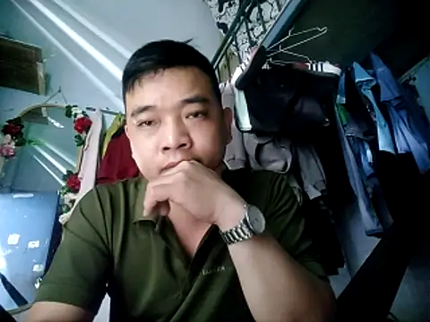 Snapshot of Boy_kuto77 chatting on February 24, 1:39 am Boy kuto77 online show from February 24, 1:39 am