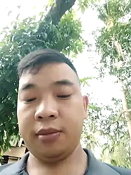 Snapshot of Boy_kuto77 chatting on February 13, 10:37 am Boy kuto77 online show from February 13, 10:37 am