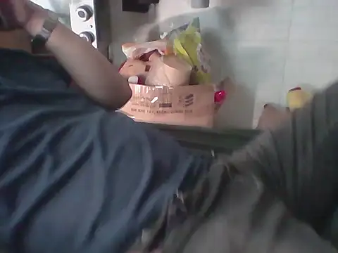 Snapshot of Boy_kuto77 chatting on January 7, 4:06 am Boy kuto77 online show from January 7, 4:06 am