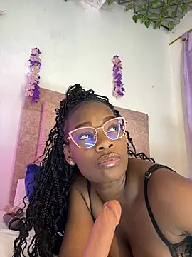 Snapshot of kendra_smiitch chatting on March 1, 4:01 am kendra smiitch online show from March 1, 4:01 am