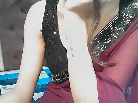 Snapshot of elize__ chatting on October 3, 2:37 am elize   online show from October 3, 2:37 am