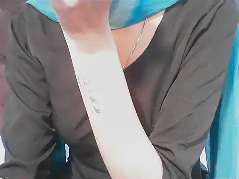 Snapshot of elize__ chatting on December 5, 3:38 am elize online show from December 5, 3:38 am