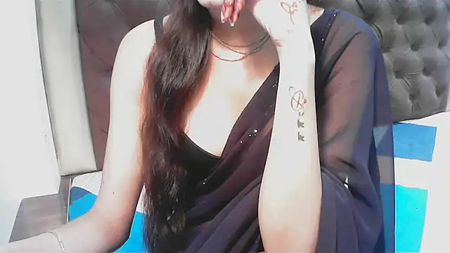 Snapshot of elize__ chatting on October 14, 2:56 am elize   online show from October 14, 2:56 am