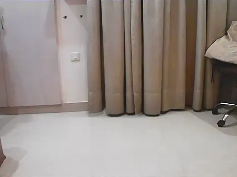 Snapshot of elize__ chatting on December 14, 3:35 am elize online show from December 14, 3:35 am