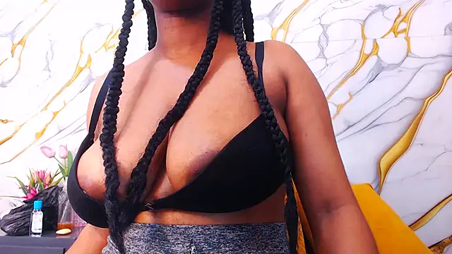 AmbarSmit online show from March 1, 12:10 am