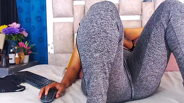 AmbarSmit online show from February 13, 2:55 am