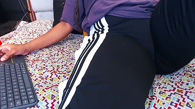 Snapshot of AmbarSmit chatting on June 27, 3:34 am AmbarSmit online show from June 27, 3:34 am