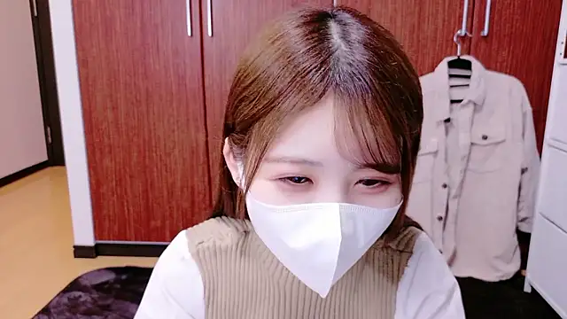 Snapshot of Ema_o0_chan chatting on October 11, 11:11 am Ema o0 chan online show from October 11, 11:11 am