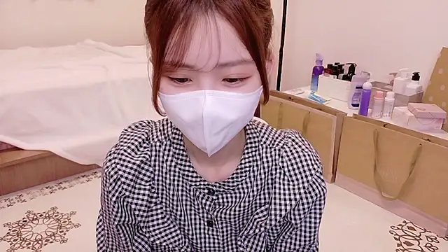 Snapshot of Ema_o0_chan chatting on September 14, 11:43 am Ema o0 chan online show from September 14, 11:43 am