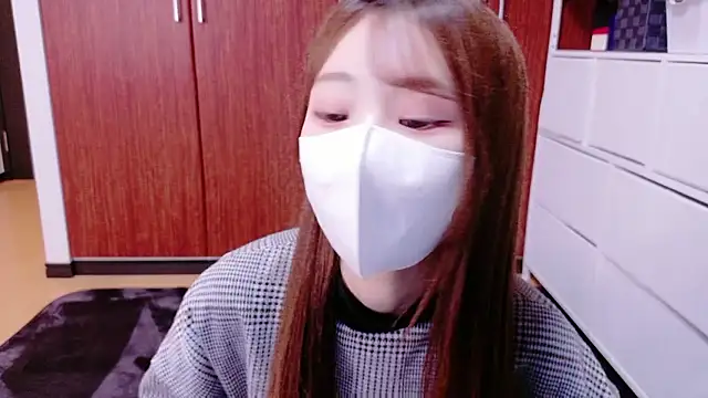 Snapshot of Ema_o0_chan chatting on October 26, 6:03 am Ema o0 chan online show from October 26, 6:03 am