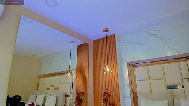 julieta rosee online show from April 9, 10:05 pm