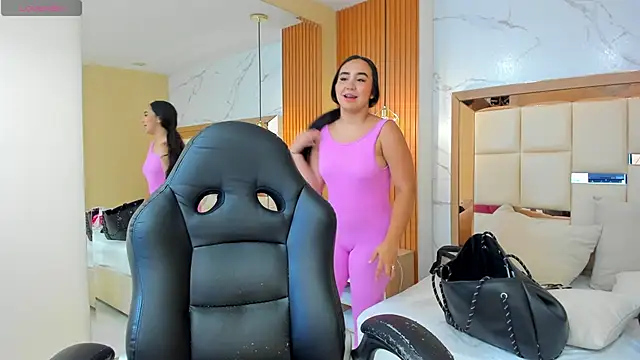 julieta rosee online show from May 1, 8:58 pm