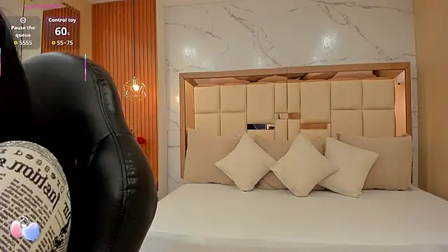 Snapshot of julieta_rosee chatting on November 11, 10:15 pm julieta rosee online show from November 11, 10:15 pm