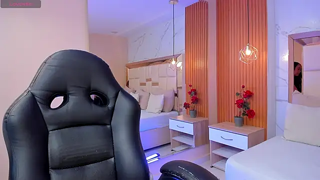 julieta rosee online show from April 7, 9:38 pm