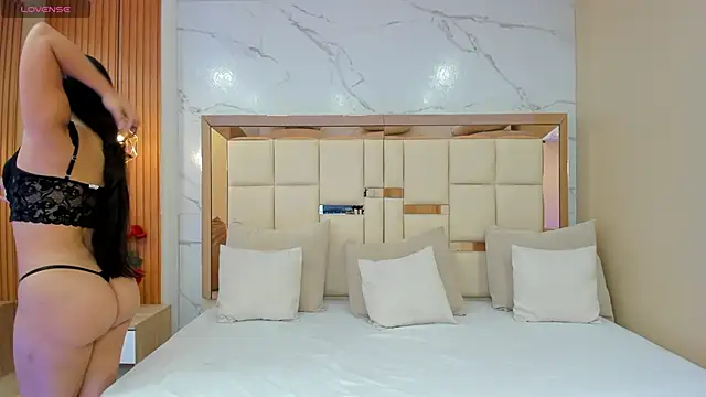 julieta rosee online show from January 6, 10:25 pm