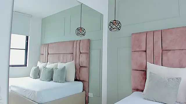 julieta rosee online show from February 13, 6:19 pm