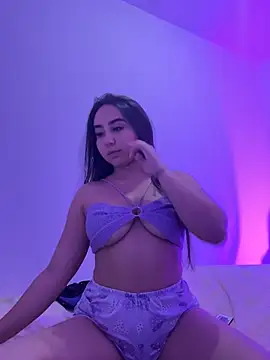 julieta rosee online show from May 31, 9:37 pm