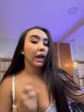 julieta rosee online show from April 17, 10:45 pm